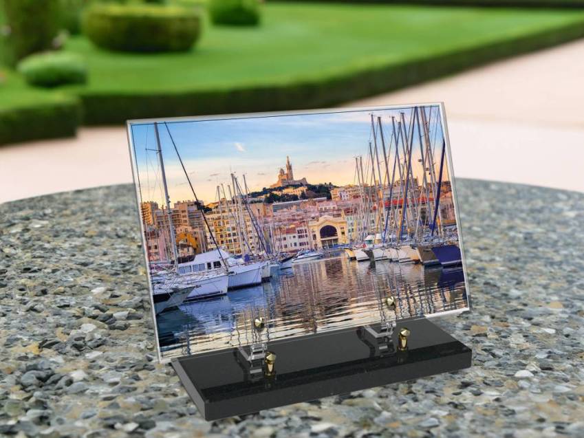 Rectangular Plexiglas Memory Plaque.