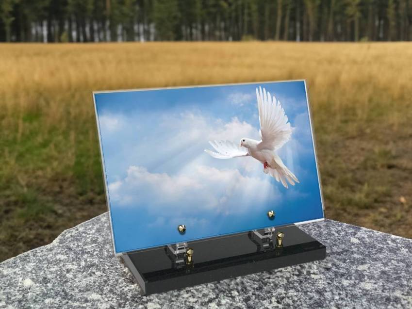 Altar tombstone article