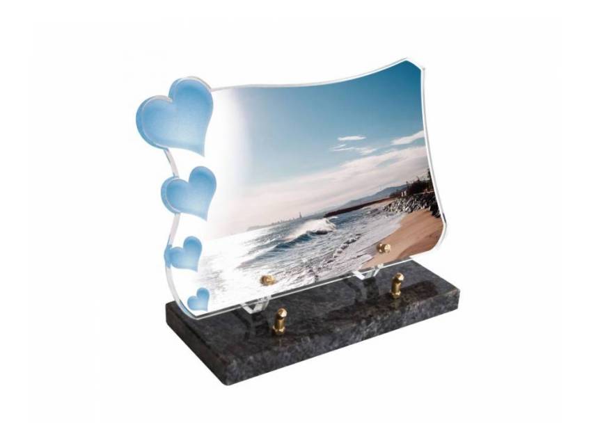 Plexiglas plaque with distinguished design.