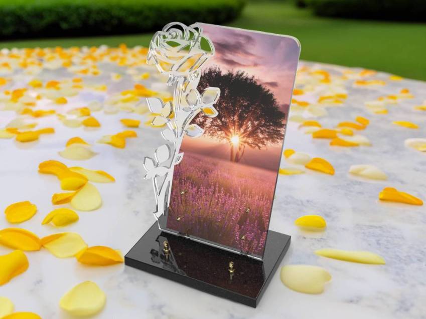 Curved sensitive Plexiglas plaque.