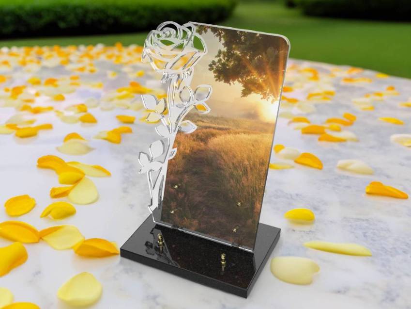 Curved sensitive Plexiglas plaque.