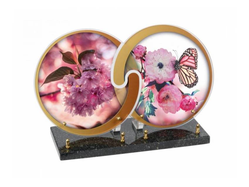 Contemporary sensitive Plexiglas plaque.