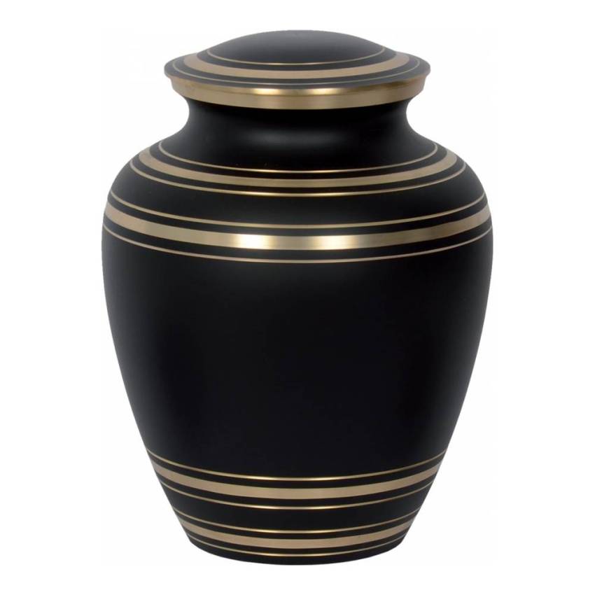 Romantic 3.5 liter brass urn.