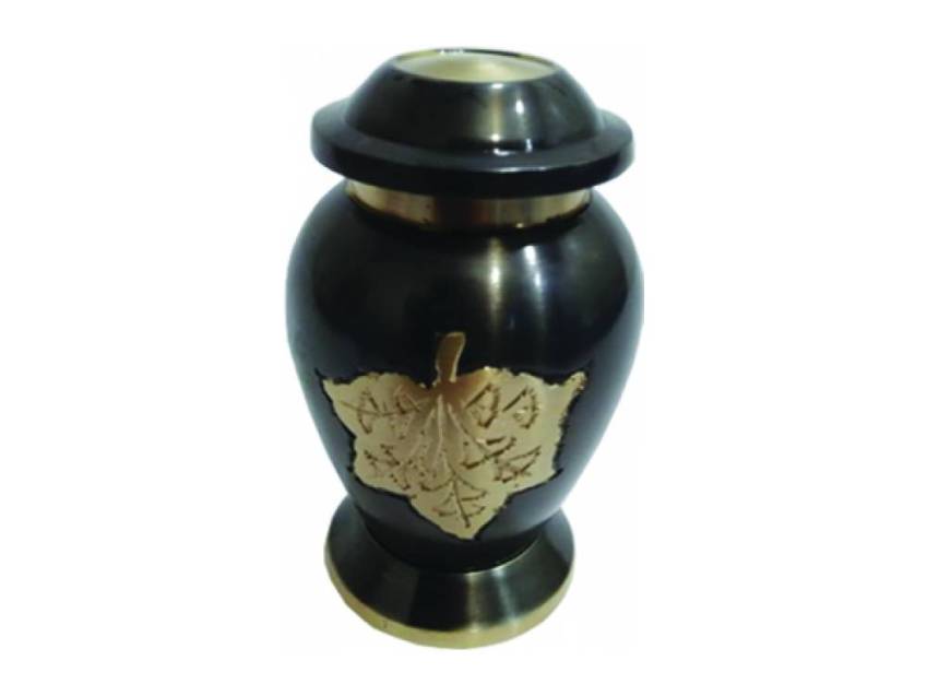 Immutable brass urn 6 cl.